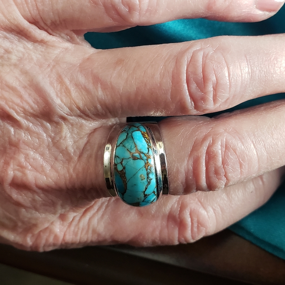 Ring - Picture 2 of 2